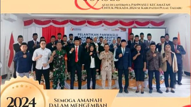 Foto bersama saat pelantikan di aula Desa Bobong
